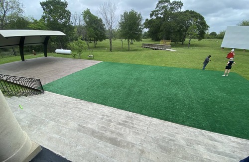 Pearland House | Texas Estate on 10 Acres of Private Property
