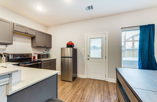 Lake Whitney House | Texas Family Home w/Hot Tub: 1 Mi to Lake Whitney