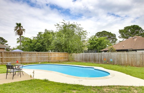 El Lago House | Texas Gulf Coast Vacation Rental: Private Pool!