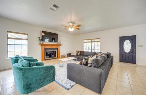Camp Wood House | Texas Hill Country Retreat - Walk to Nueces River!