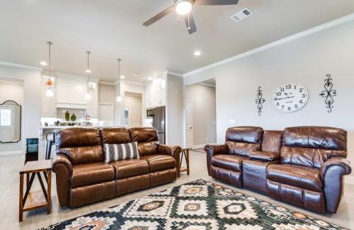 Canyon House | Texas Home with Hot Tub 3 Mi to Downtown Canyon!