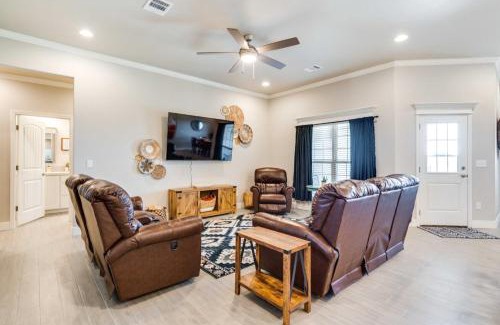 Canyon House | Texas Home with Hot Tub 3 Mi to Downtown Canyon!