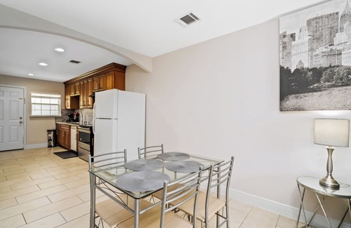 OST - South Union Apartment | Texas Med Center Opulent & Luxury Stay