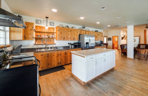 Yancey House | Texas Nature Escape: Lake & Game Room Access