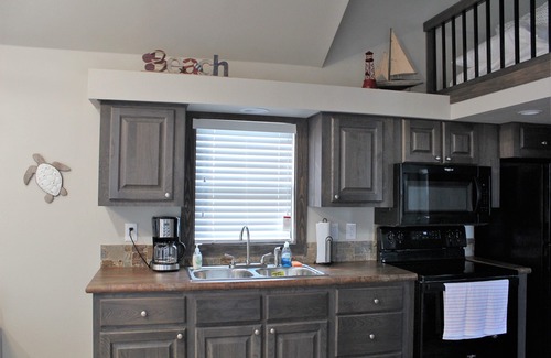 Aransas Pass Cottage | Texas Oak - Beautiful New Tiny Cottage - Perfect Family Getaway