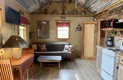 Voca Cabin | Texas Our Texas - Castell Cabin - Sleeps 4