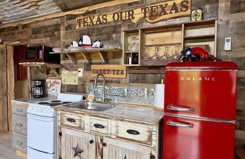 Voca Cabin | Texas Our Texas - Castell Cabin - Sleeps 4