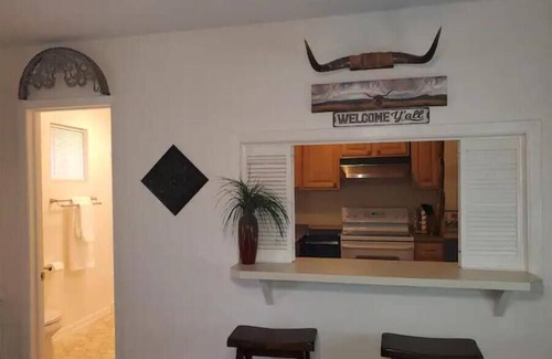 Channelview House | Texas Retreat Near I-10