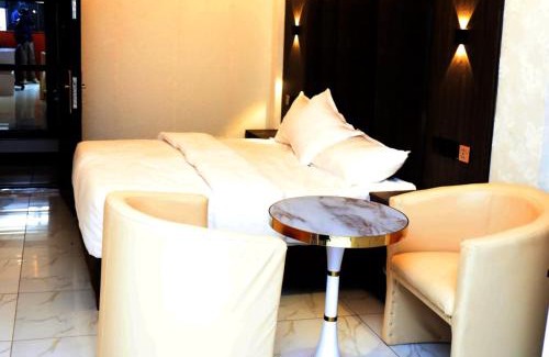 Accra Apartment | Texas Royal Hotel