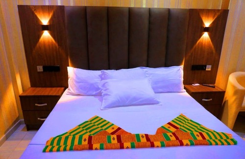 Accra Hotel | Texas Royal Lodge-Hotel