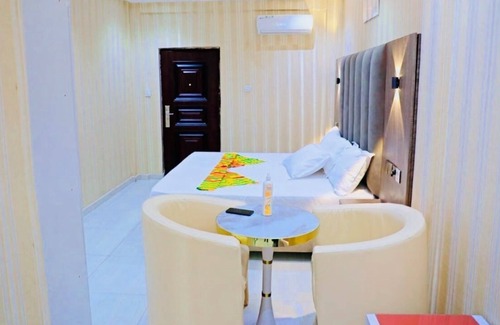 Accra Hotel | Texas Royal Lodge-Hotel