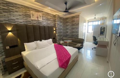 Accra Hotel | Texas Royal Lodge Hotel