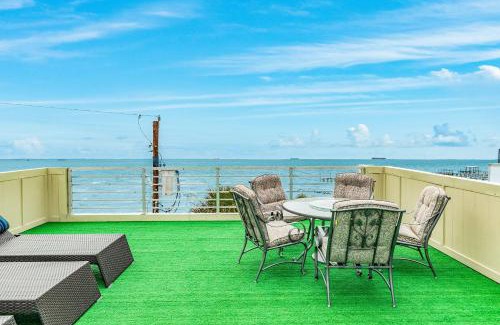 Bacliff House | Texas Sun