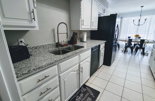 Hewitt House | Texas Sunshine Oasis WACO/Silos/Baylor: Pool, Piano, PingPong, Pets on 1/2 acre