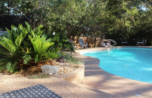 Hewitt House | Texas Sunshine Oasis WACO/Silos/Baylor: Pool, Piano, PingPong, Pets on 1/2 acre