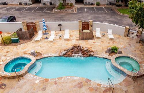 New Braunfels House | Texas Two-Step at Waterwheel