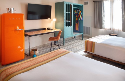 Las Colinas Hotel | Texican Court, by Valencia Hotel Collection