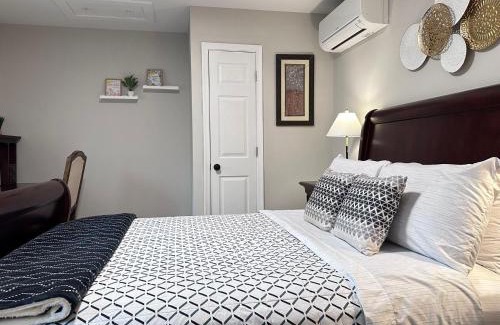 Richmond House | TG Craft Cottage fully fenced yard w private parking