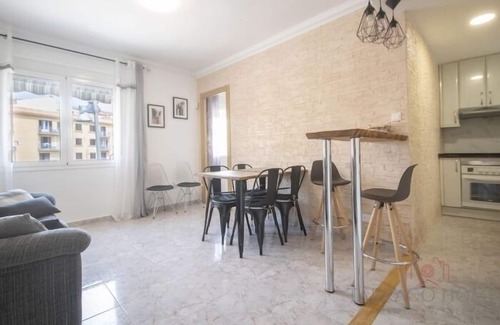 Old Town Apartment | TH134 Apartamento -3 dormitorios-2 baños-AC