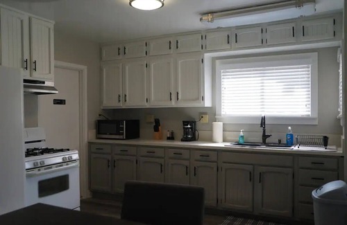 Downtown Riverside House | Tha Jazz House