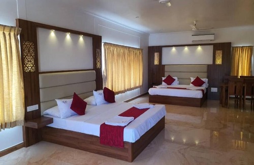 Tiruchendur Hotel | Thai Beach Resort