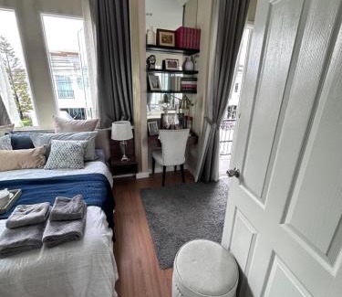 Dok Mai Apartment | Thai Family Home