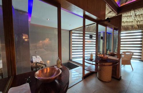 Leon Hotel | Thai Lagoon