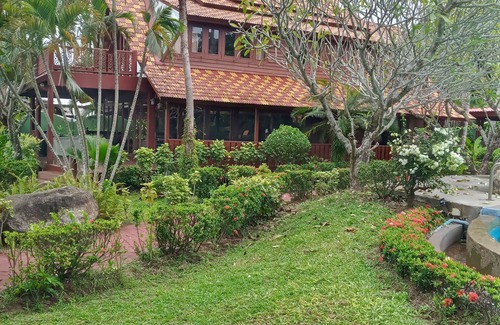 Plai Laem House | Thai Style Wooden Beachfront Villa with Private Sala