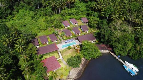 Pulau Lembeh Resort | Thalassa Dive Resort Lembeh