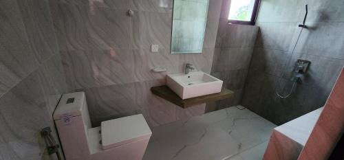 Kaduwela Hotel | Thambili Villa