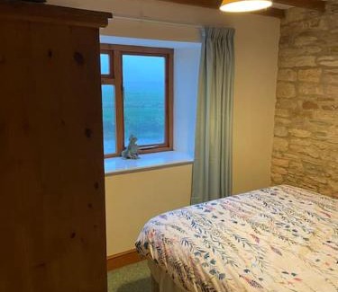 Cirencester House | Thames Cottage, Old Mill Farm, Cotswold Water Park