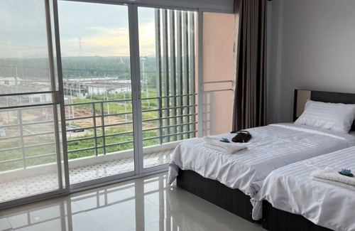 Khao Khan Song Hotel | Thana Apartment
