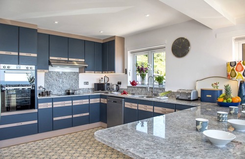 Portwrinkle House | Thanckes House - Amazing views, Hot Tub, Indoor Pool & Outdoor Kitchen