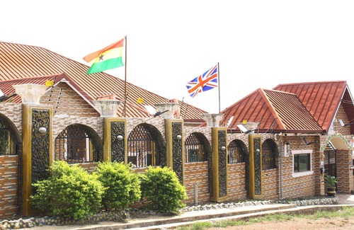 Ashanti Region House | Thank you for considering our sweet homes. close to Barekesse Dam15 minutes away