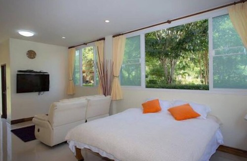 Doem Bang Nang Buat House | Tharnrarin Villa Suphan Buri
