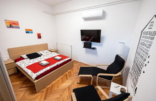 Ljubljana Apartment | That Cat Flat - free parking, near city center, cats!