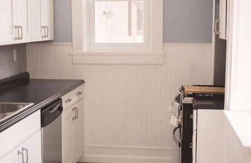 Troy House | That Corner Lot-Charming Downtown Home w/Side Yard