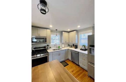 Stillwater House | "That Cute BNB" 2-Bedroom home in prime location!