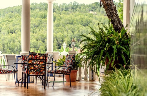 Anna House | That impress patio overlooking mountains and the sound of water in the fountain