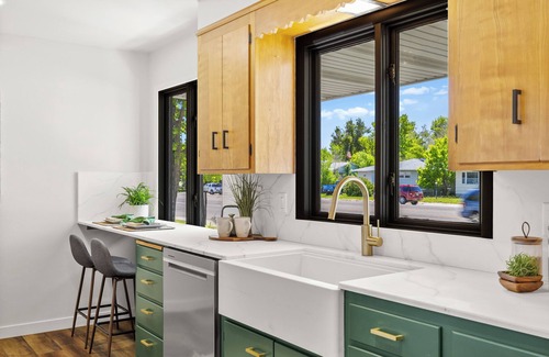 West End House | "That-Place!" Brand new remodel. 3 queen bedrooms, 2 full baths,2 living rooms.