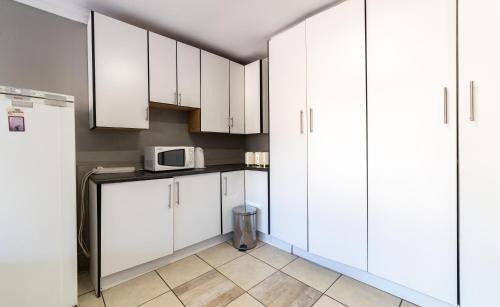 Eldoraigne House | Thatch Haven Guesthouse