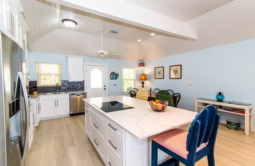 Rum Point Villa | 'Thatch Hill' is a gorgeous 3 Bedroom beachfront villa in Rum Point