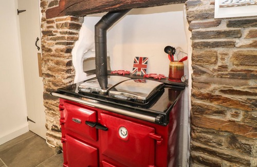 Lower Trengale Cottage | THATCH VIEW COTTAGE, pet friendly, with open fire in Liskeard
