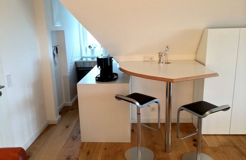 Rantum Apartment | Thatched holiday home, direct view of the Wadden Sea, with a large garden