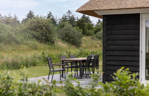 Municipality of Someren Villa | Thatched villa in a holiday park