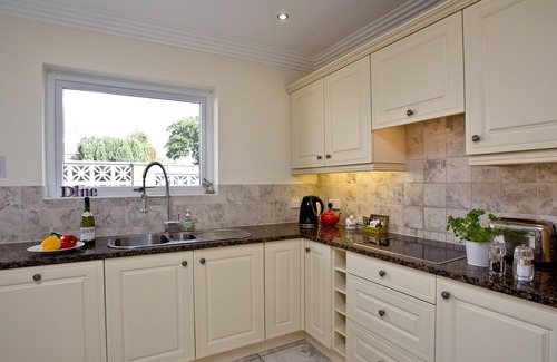Torquay Cottage | Thatcher's Rock Heights
