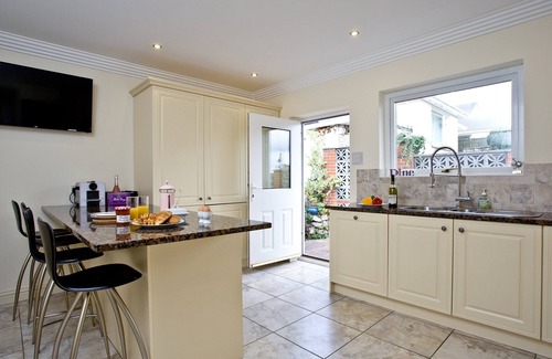 Torquay Cottage | Thatcher's Rock Heights