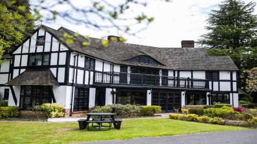 East Horsley Hotel | Thatchers, BW Signature Collection