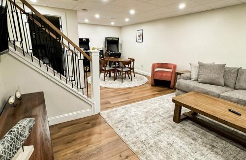Malletts Bay House | Thayer Beach Lakehouse