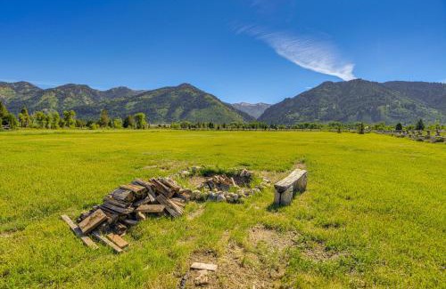 Thayne Apartment | Thayne Retreat with Mountain Views - Near Trails!